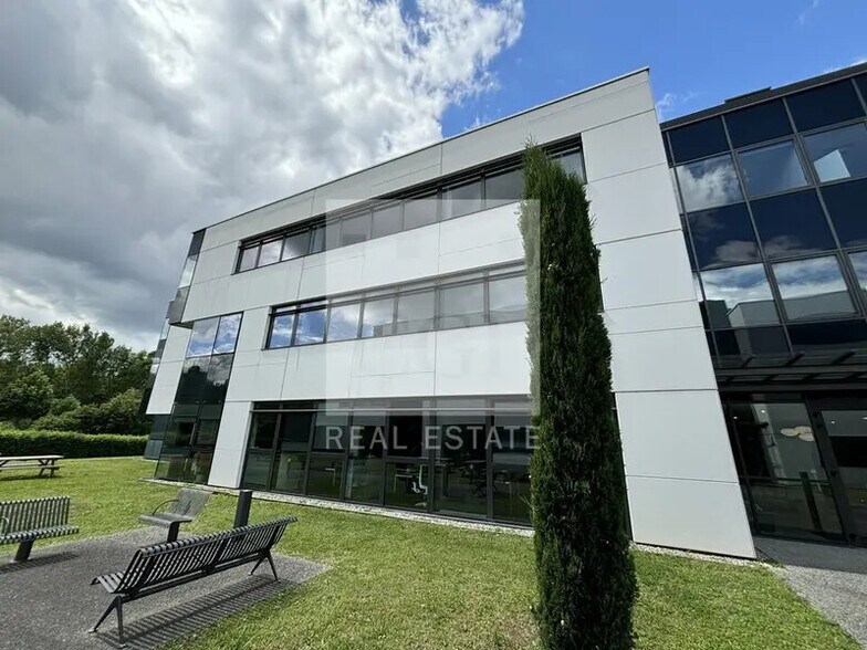 Office in Saint-Priest to rent - Building Photo - Image 3 of 13