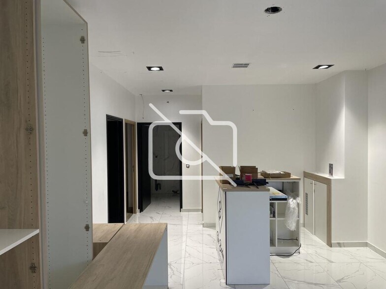 Retail in Bondoufle for sale - Interior Photo - Image 3 of 4