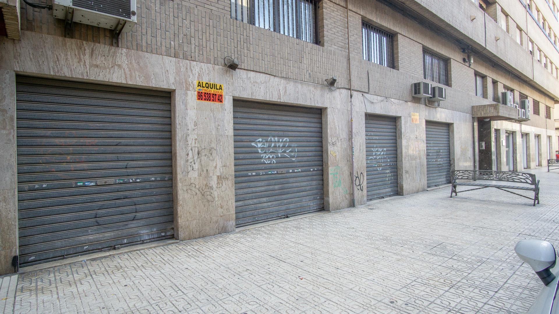 Retail in Elda, Alicante to rent Building Photo- Image 1 of 19
