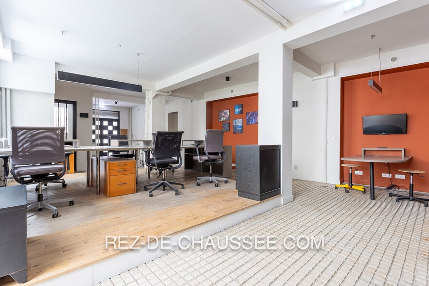Office in Paris for sale - Building Photo - Image 1 of 11