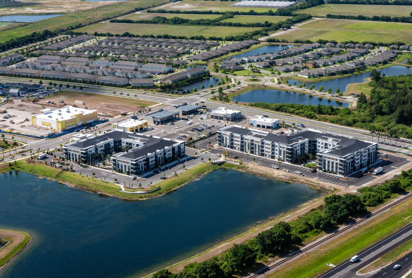 Paseo Al Mar Blvd, Apollo Beach, FL to rent Primary Photo- Image 1 of 14