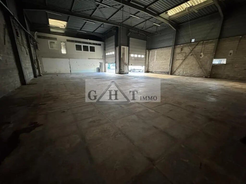 Vente Entrepôt 650 m² - Photo 1