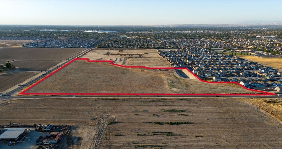 NEC Ashe Rd & Mccutchen Rd, Bakersfield, CA for sale - Building Photo - Image 1 of 1