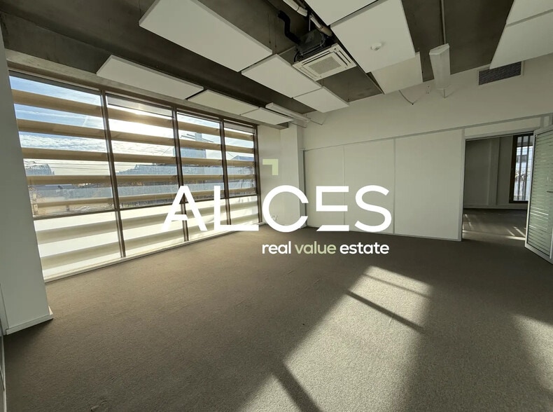 60 Rue Achard, Bordeaux to rent - Interior Photo - Image 3 of 4