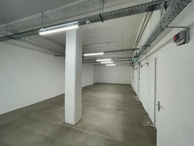 Build-to-Rent in Marseille for sale - Interior Photo - Image 3 of 7