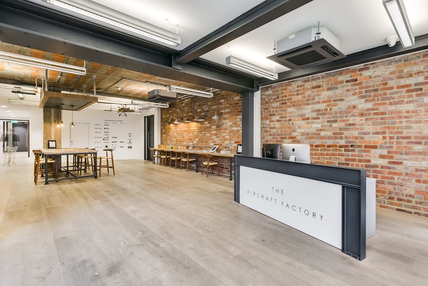 100 Cambridge Grove, London to rent - Interior Photo - Image 3 of 6