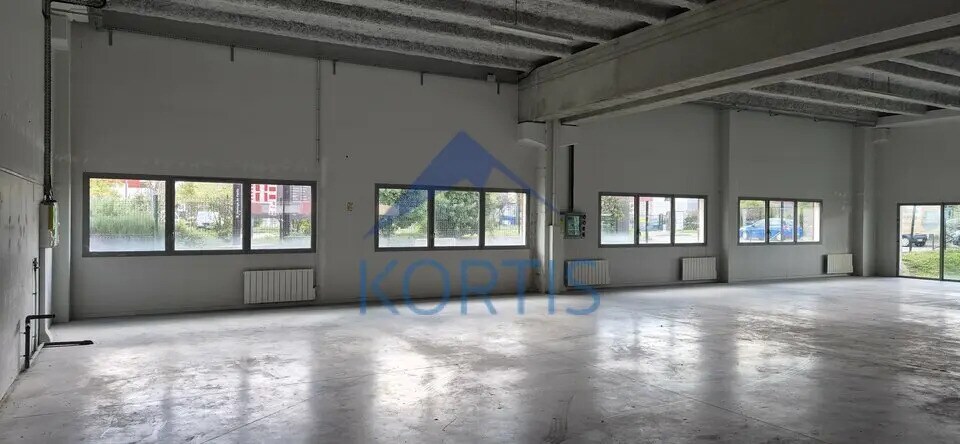 Light Industrial in Saint-Priest to rent Interior Photo- Image 1 of 9