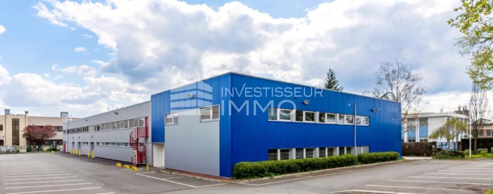 Light Industrial in Bezons to rent - Building Photo - Image 1 of 8