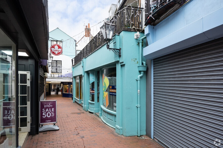 3-5 Dukes Ln, Brighton to rent - Building Photo - Image 2 of 2