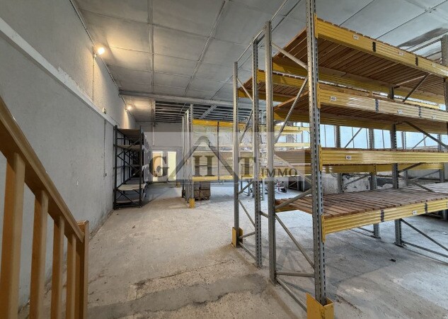 Industrial in Chambly to rent Interior Photo- Image 1 of 4
