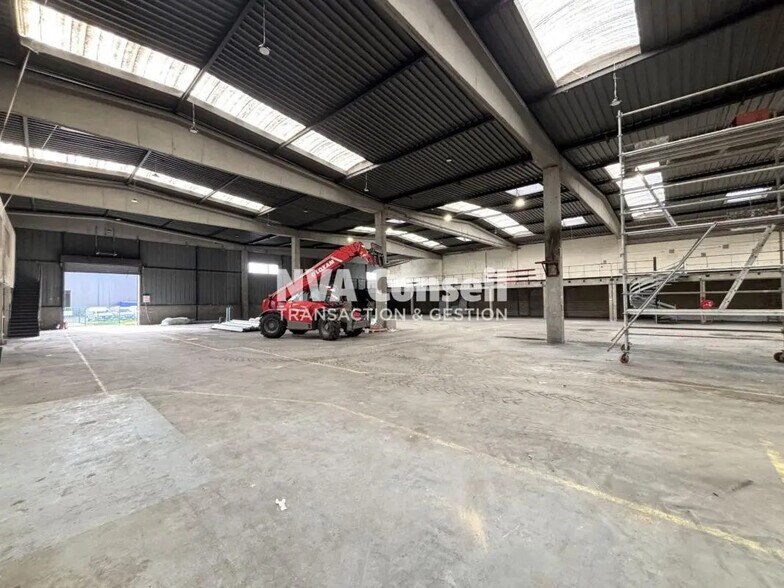 Industrial in SAINT-OUEN-L'AUMONE to rent - Building Photo - Image 3 of 7