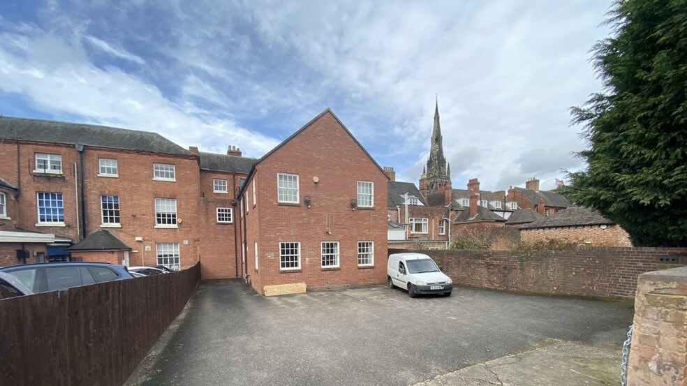 22 Bore St, Lichfield to rent - Building Photo - Image 2 of 3