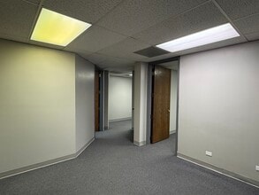 10730 E Bethany Dr, Aurora, CO to rent Interior Photo- Image 2 of 20