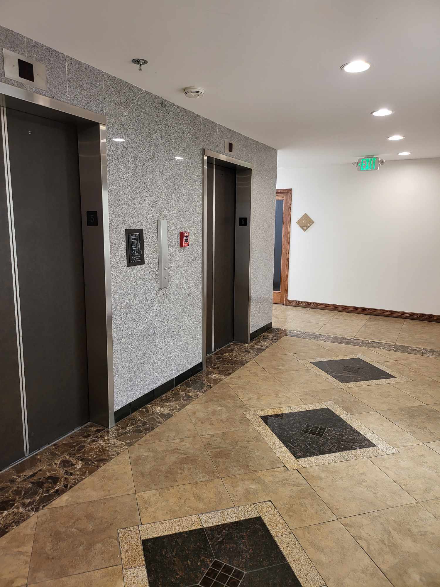 925 S Niagara St, Denver, CO to rent Interior Photo- Image 1 of 29