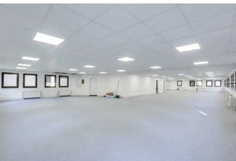 Office in Villeurbanne to rent - Building Photo - Image 2 of 7