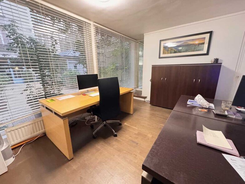 Office in Paris for sale - Interior Photo - Image 3 of 4