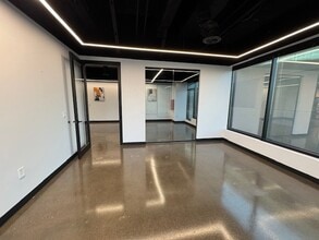 200 E Van Buren St, Phoenix, AZ to rent Building Photo- Image 1 of 15