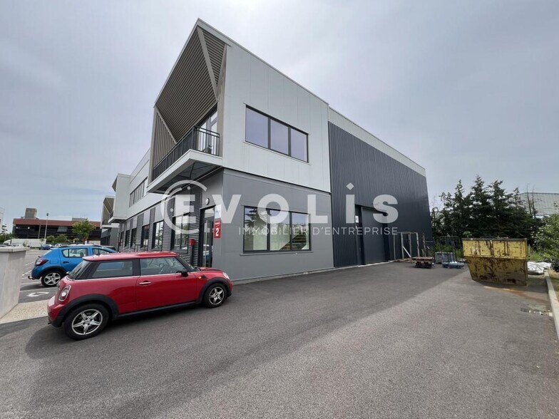 94 A Avenue Du Progrès, Chassieu to rent - Building Photo - Image 3 of 25