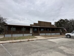 902 W 13th St, Blanco, TX for rent Building Photo- Image 1 of 16