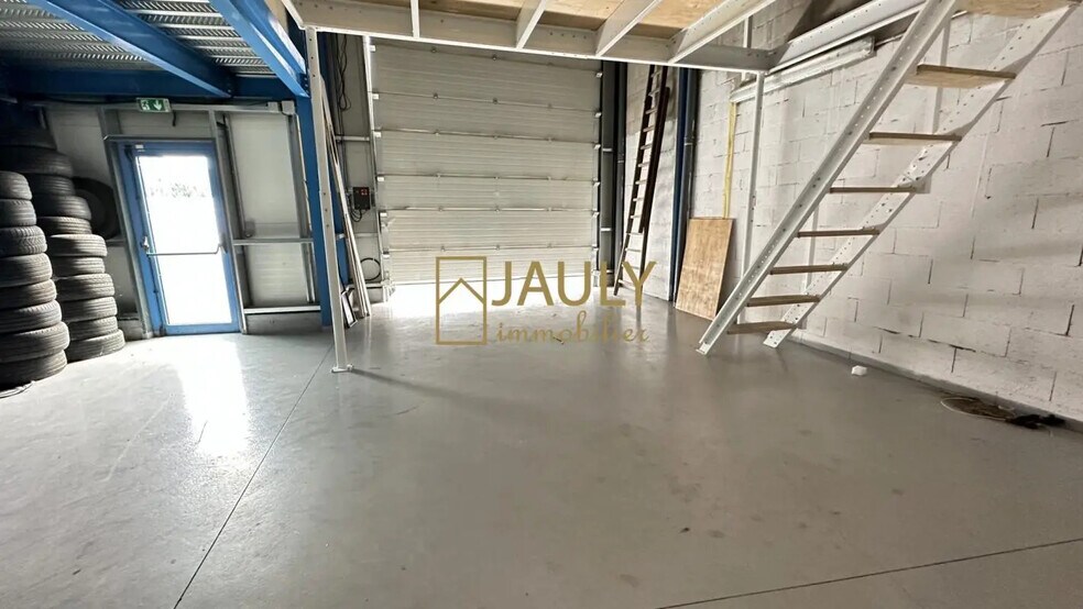 Light Industrial in Mareuil-lès-Meaux for sale - Interior Photo - Image 3 of 15