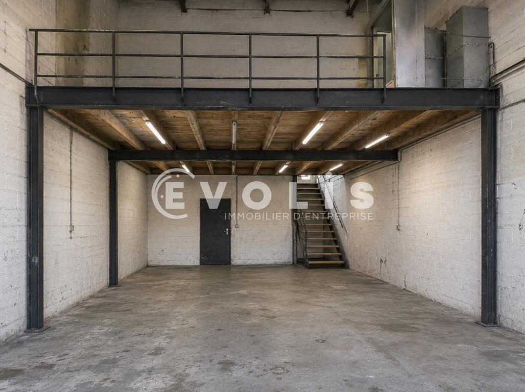 Industrial in Noisy-le-Sec for sale Interior Photo- Image 1 of 3