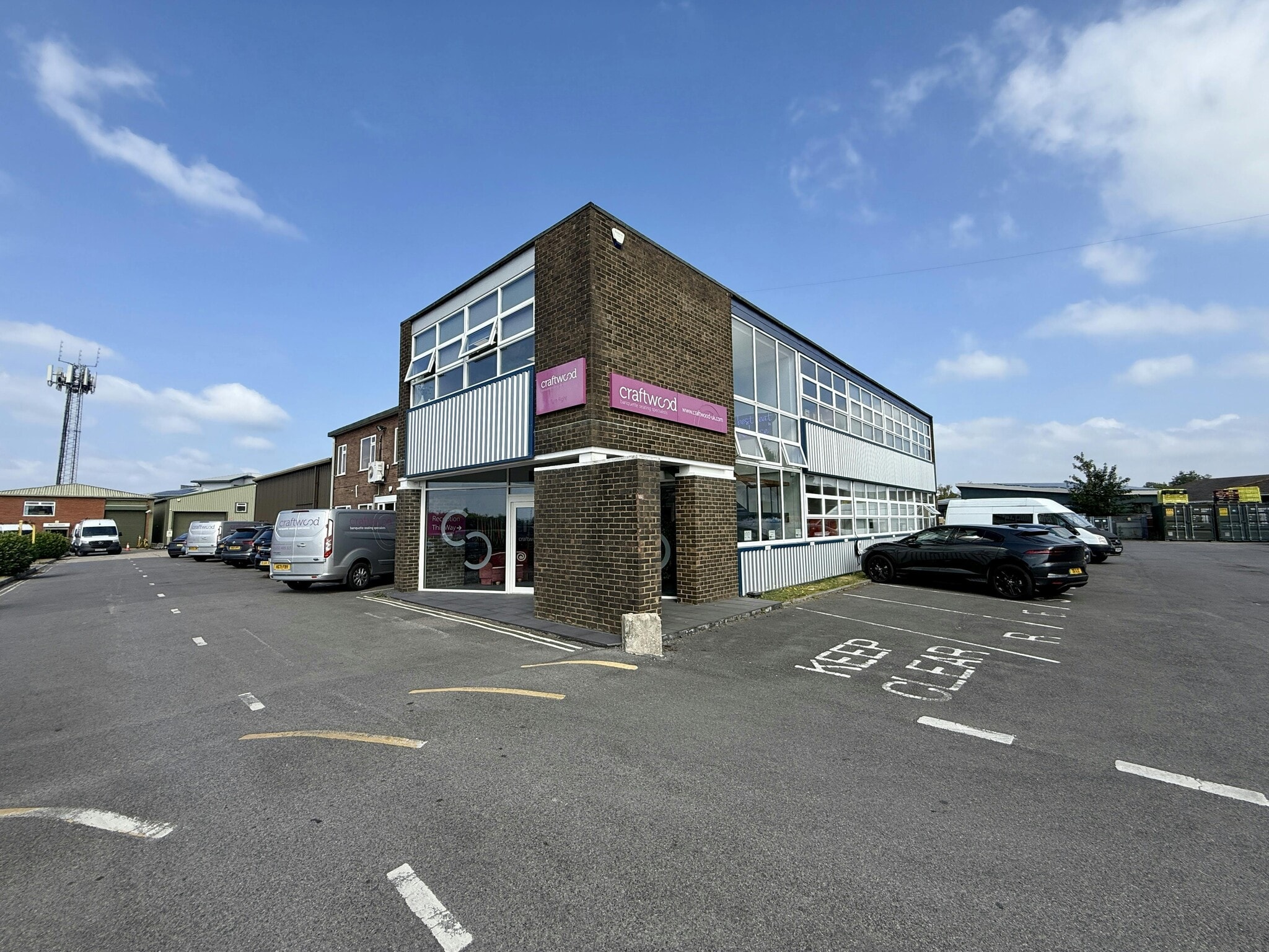 Crow Arch Ln, Ringwood to rent Building Photo- Image 1 of 16