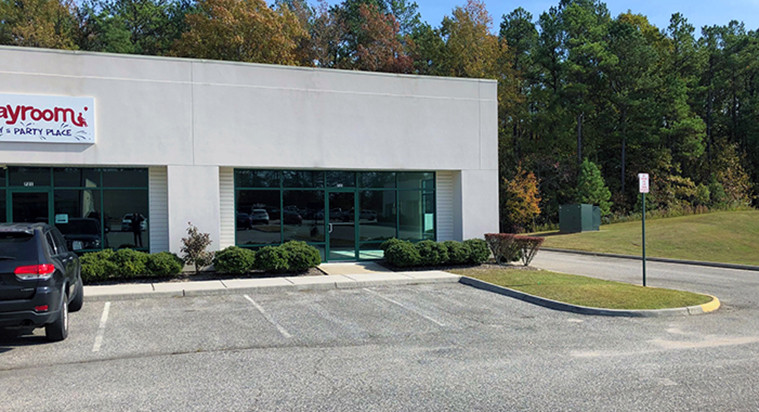 701-725 W Hundred Rd, Chester, VA for rent - Building Photo - Image 1 of 10