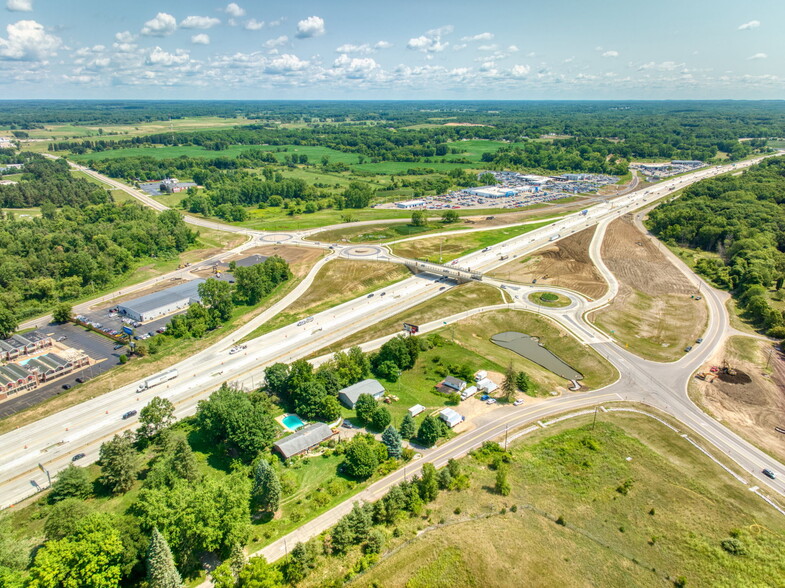 844 Barrett Ln, Jackson, MI for sale - Building Photo - Image 1 of 11