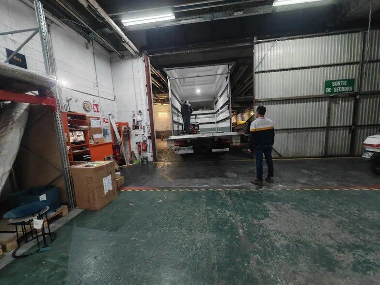 Industrial in Bagnolet for sale - Building Photo - Image 2 of 11
