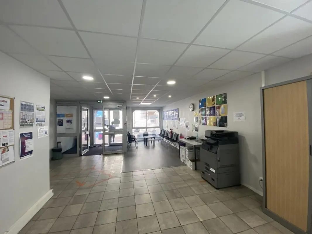 3 Rue Du Four, Rouen to rent Primary Photo- Image 1 of 8