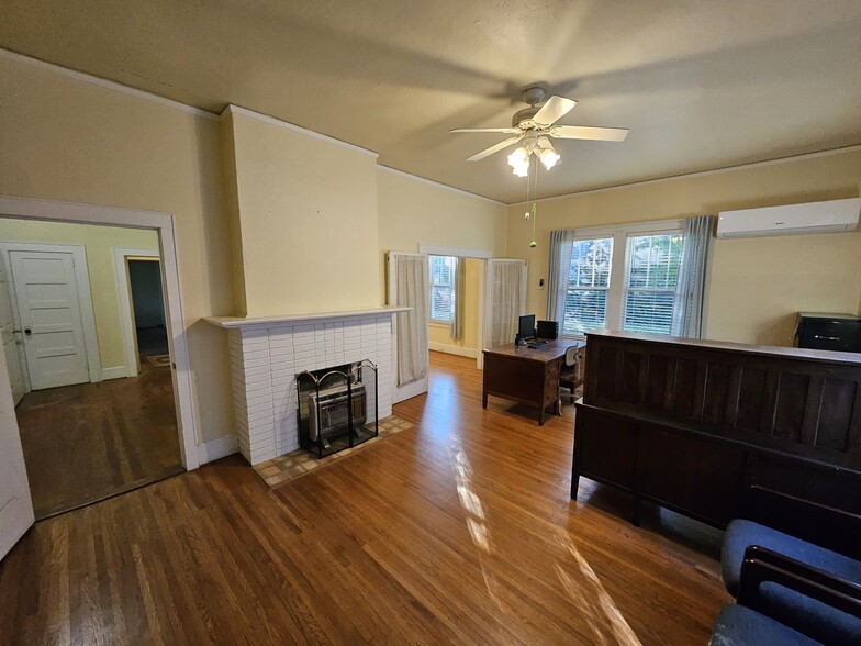 230 Elliott St, Orangeburg, SC for rent - Building Photo - Image 3 of 11