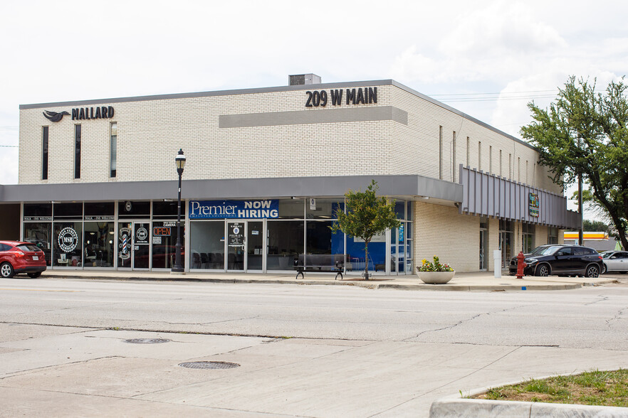 209 W Main St, Grand Prairie, TX for sale - Building Photo - Image 1 of 6