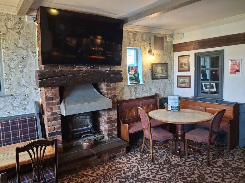 Adlington Rd, Wilmslow for sale - Interior Photo - Image 3 of 11
