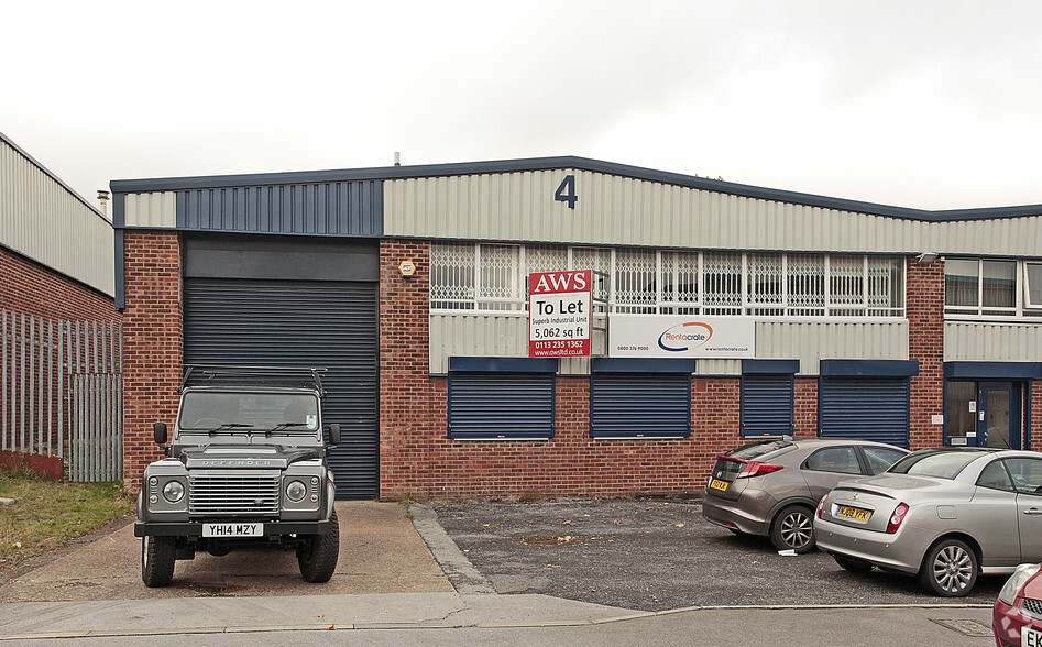 Lockwood Way, Leeds for rent - Building Photo - Image 2 of 4