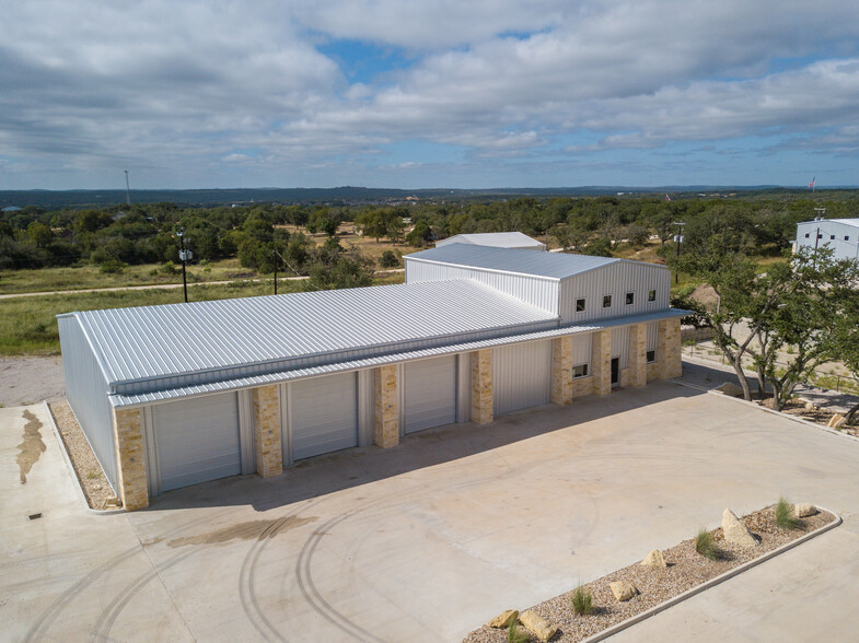 4955 Bell Springs Rd, Dripping Springs, TX for sale - Building Photo - Image 2 of 8