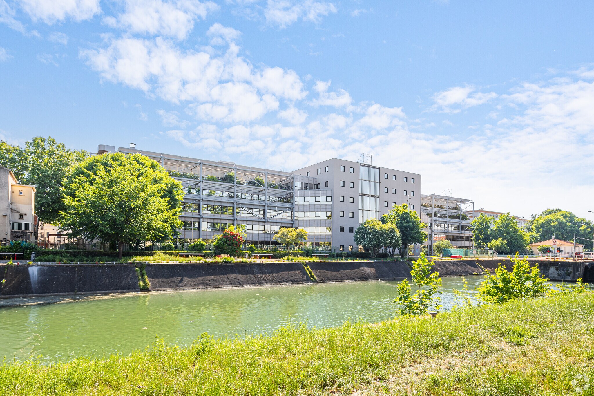 173 Boulevard Félix Faure, Aubervilliers to rent Primary Photo- Image 1 of 5