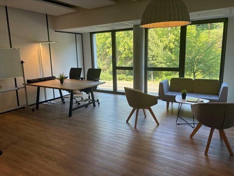 Office in Lyon to rent - Building Photo - Image 3 of 13