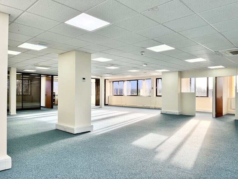 1 Anglia Court, Moulton Park, Northampton for sale - Building Photo - Image 3 of 3