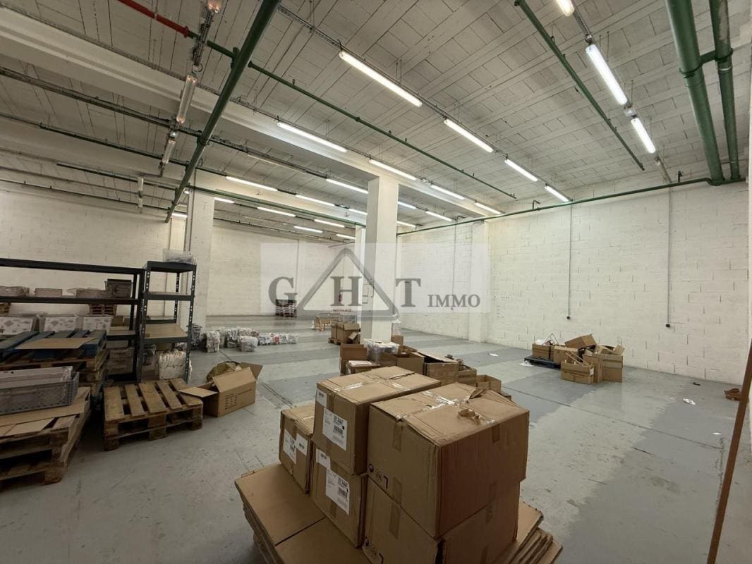 Industrial in Bagnolet for sale Interior Photo- Image 1 of 10