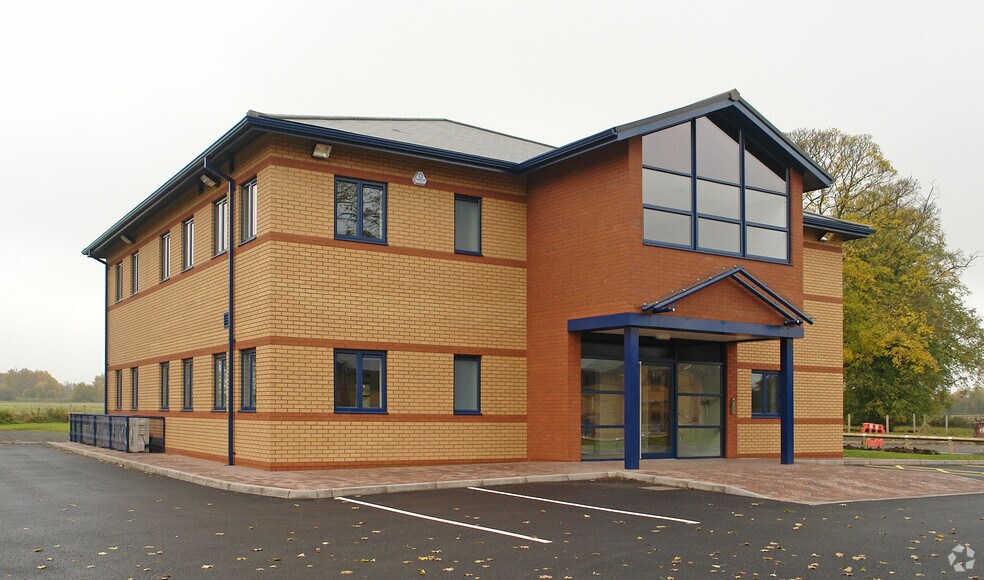 Hadley Park, Telford to rent - Building Photo - Image 2 of 5