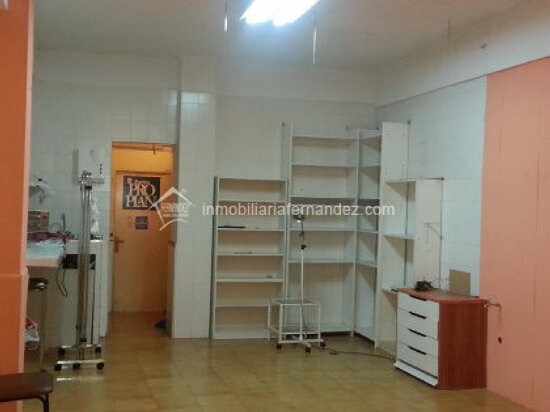 Retail in Cáceres, Cáceres for sale Interior Photo- Image 1 of 4