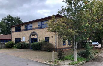 Landscape Clos, Bicester to rent Building Photo- Image 1 of 2