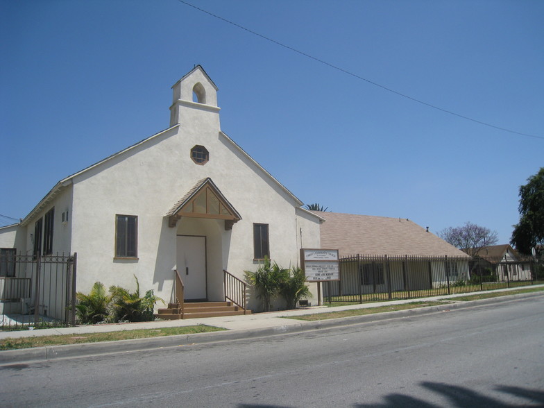 10216 S Denker Ave, Los Angeles, CA for rent - Building Photo - Image 3 of 13