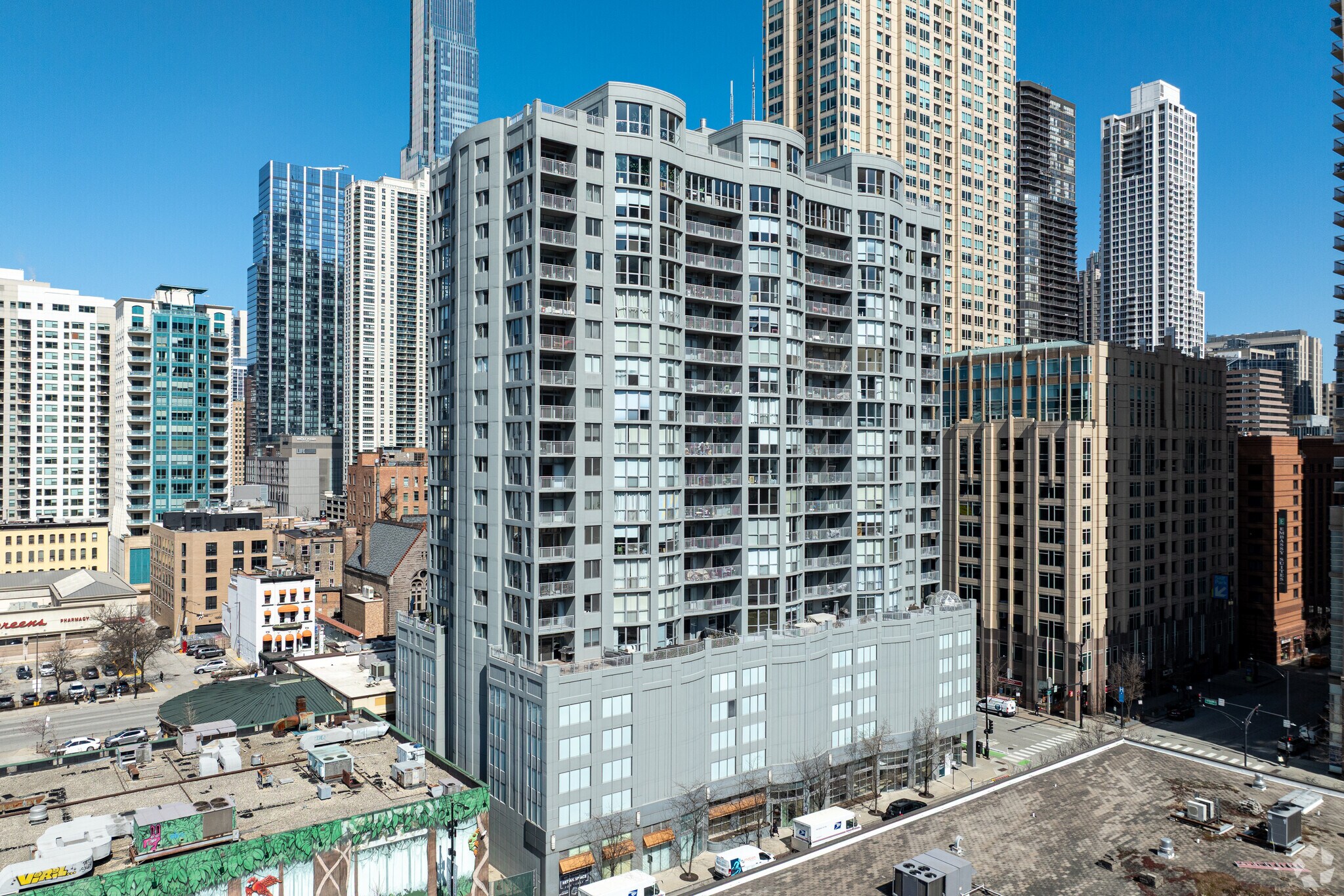 600 N Dearborn, Chicago, IL to rent Primary Photo- Image 1 of 25