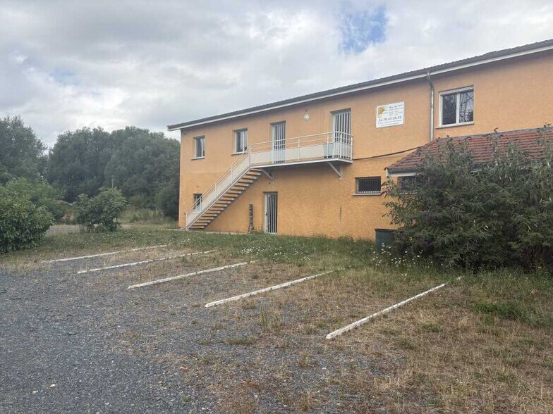 Light Industrial in Messimy to rent - Building Photo - Image 1 of 8