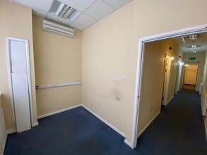 40-42 Hanbury Rd, Bargoed to rent Interior Photo- Image 1 of 3