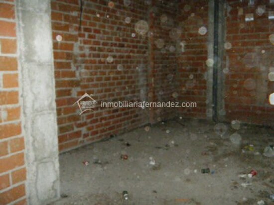 Retail in Cáceres, Cáceres to rent Primary Photo- Image 1 of 4