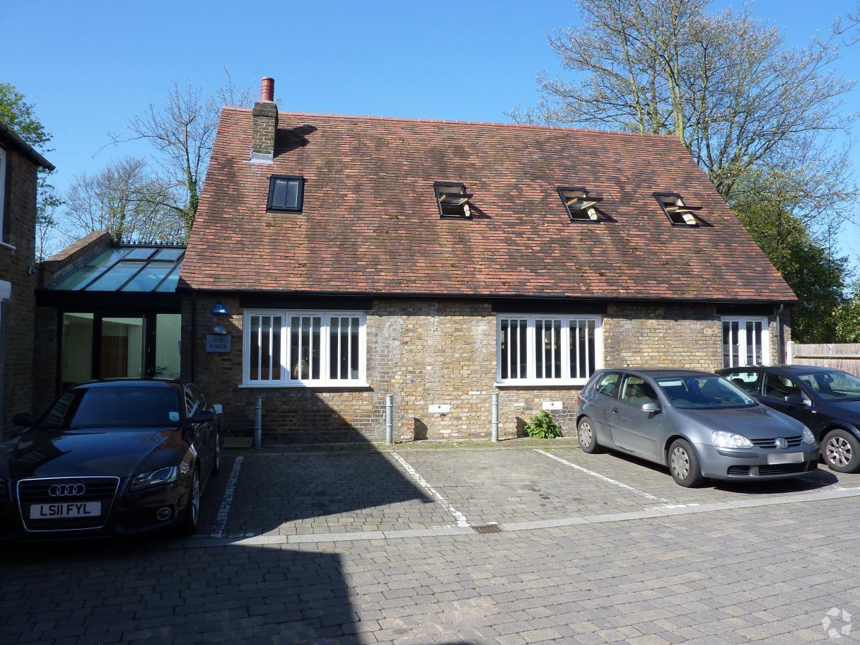 14-16 Church St, Rickmansworth for sale Primary Photo- Image 1 of 1