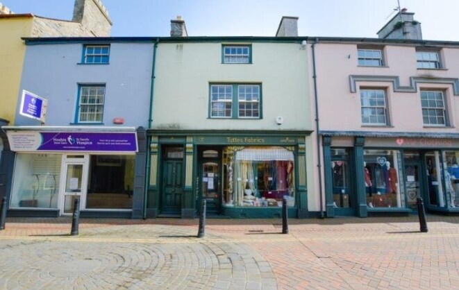 7 Stanley St, Holyhead for sale Primary Photo- Image 1 of 1