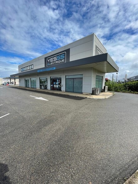 Rue Jean Et René Reinaudo, Le Pontet for sale - Primary Photo - Image 1 of 6